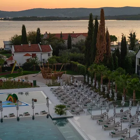 ホテル Molum & Residences