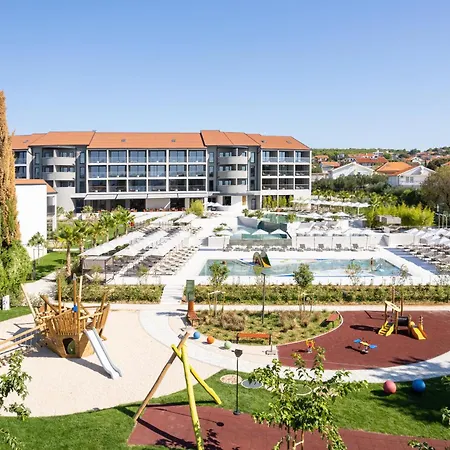 Отель Molum & Residences 5*