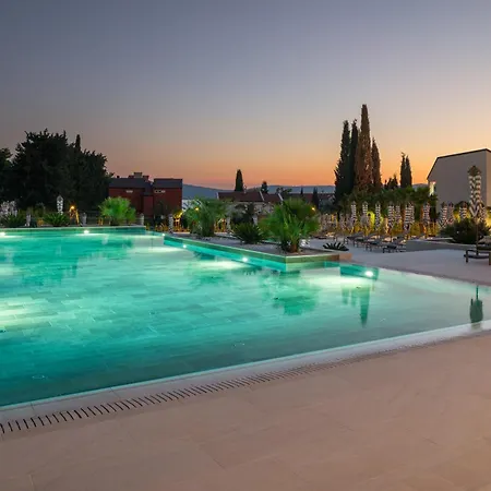 Molum & Residences 5*