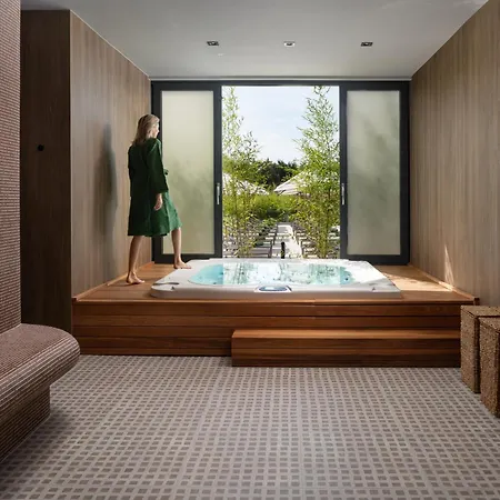 Molum & Residences 5*