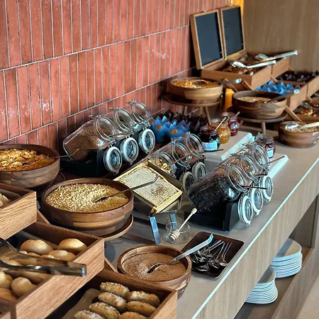 Molum & Residences 5*