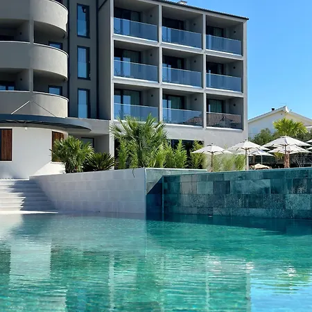 Molum & Residences Hotel 5*