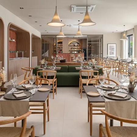 ホテル Molum & Residences