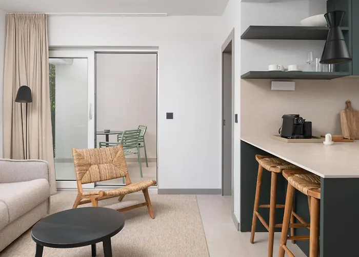 Molum & Residences 5*