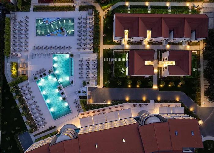 Molum & Residences فندق 5*