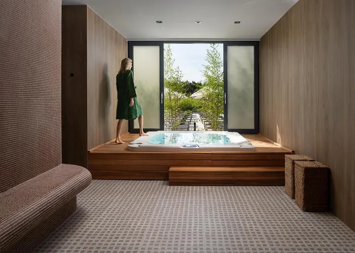 Molum & Residences 5*