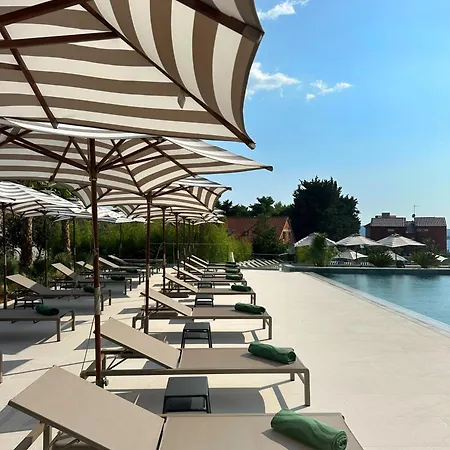 Molum & Residences Отель Свети-Филип-и-Яков