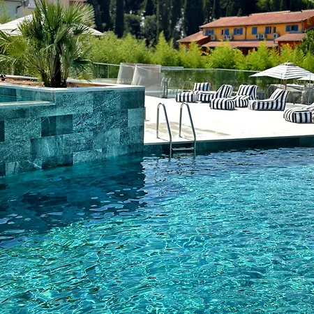 Отель Molum & Residences 5*