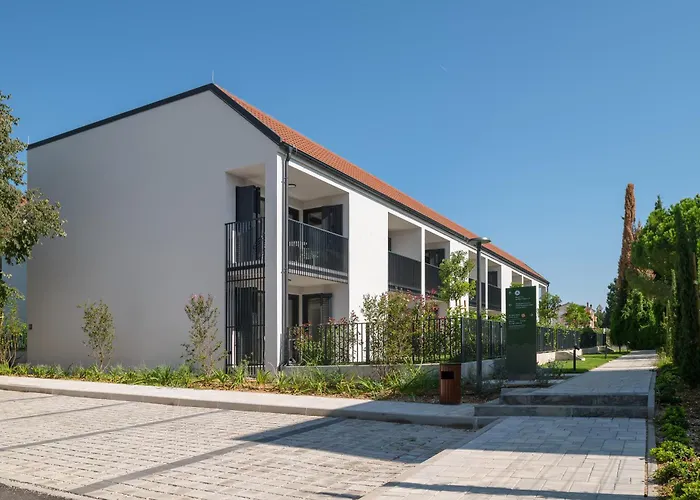 Molum & Residences Hotel 5*